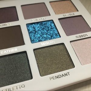 Beautycounter Iconic Velvet Eyeshadow Palette